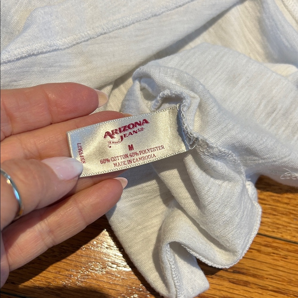 Arizona Jean Company White Short Sleeve Tee - Picture 4 of 4